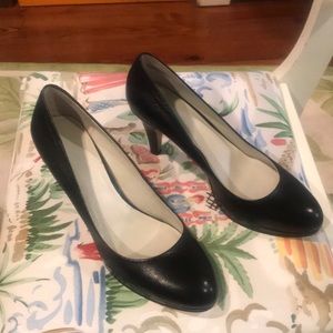 Nine West black pumps